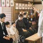 おひと家族ずつ丁寧なご祈祷。境内の遊具で記念撮影も！【皇大神社】