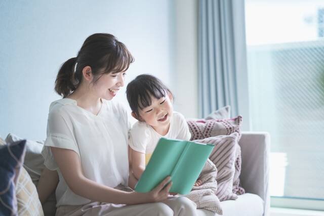 子どもの 読み聞かせ｜ともに育つ・育む！