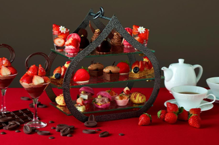 いちごの甘酸っぱさと、チョコレートの深い香り─ふたつの甘さが贈る至福のティータイム